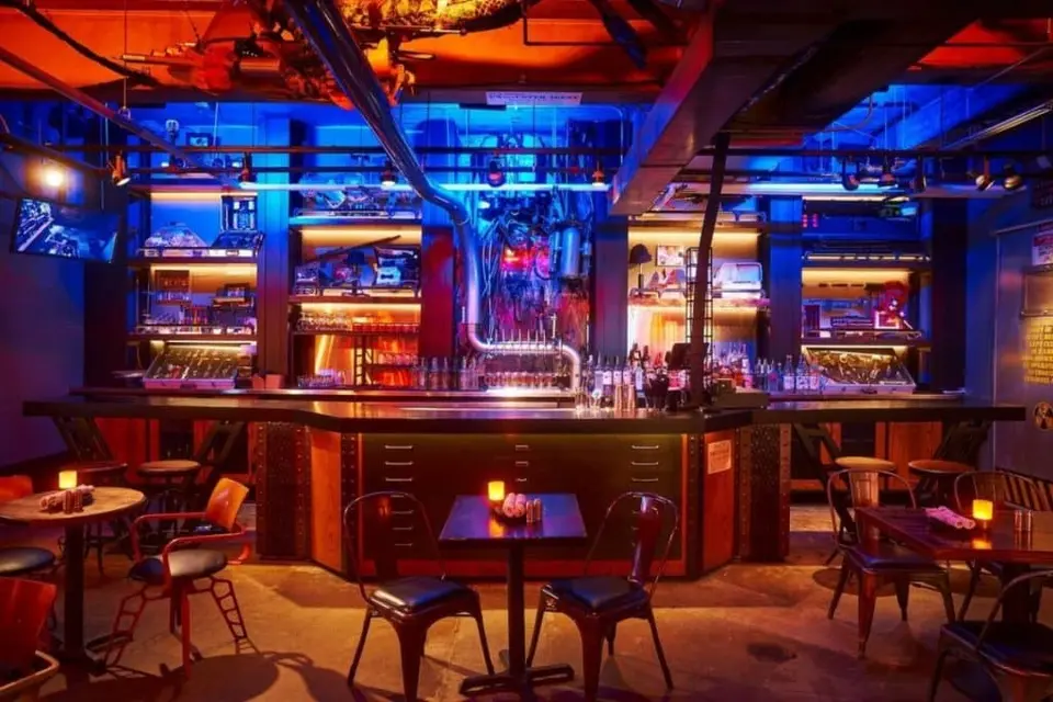SafeHouse, bar in Chicago (photo 1)