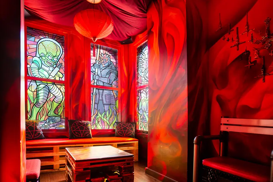 Storm Crow Manor, bar in Toronto (photo 1)