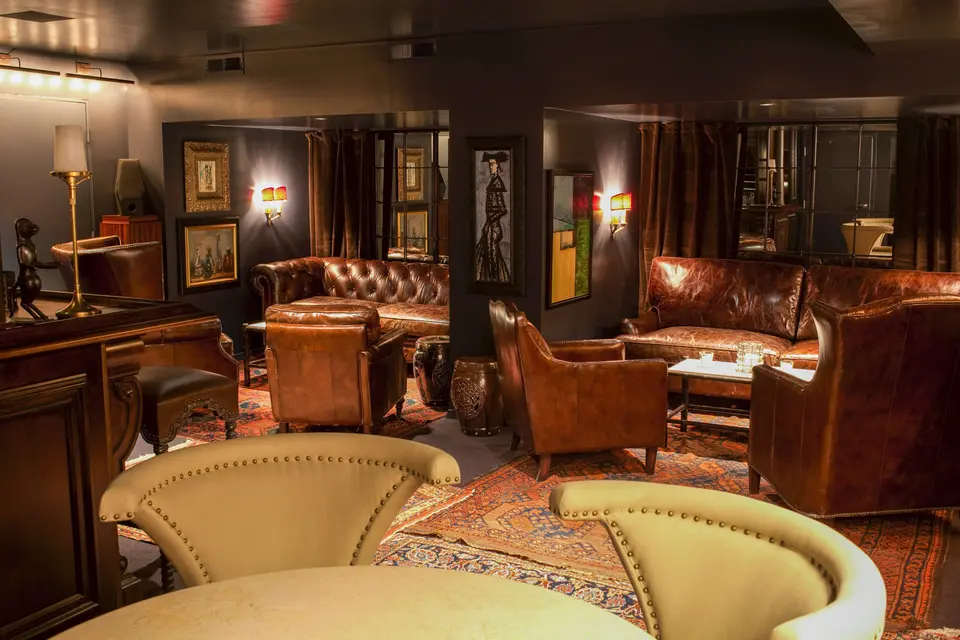 The Office, bar in Chicago (photo 1)