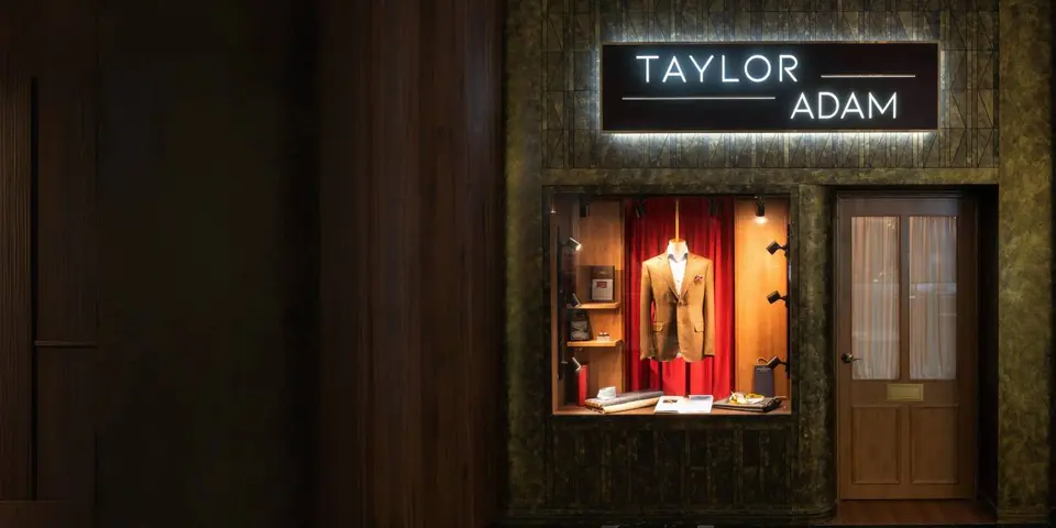Taylor Adam, bar in Singapore (photo 1)
