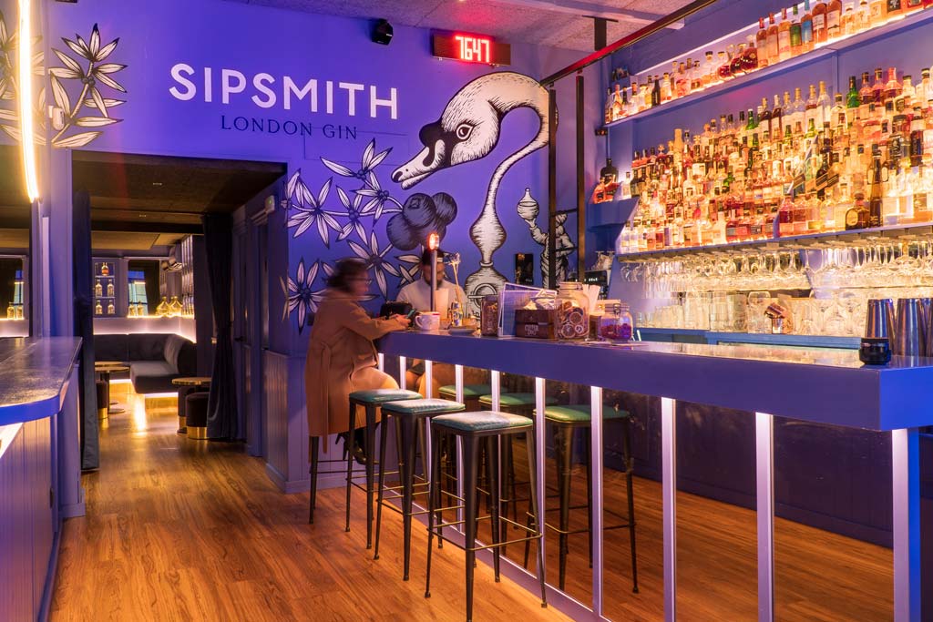 Gin Fizz Cocktail Bar - Image 1