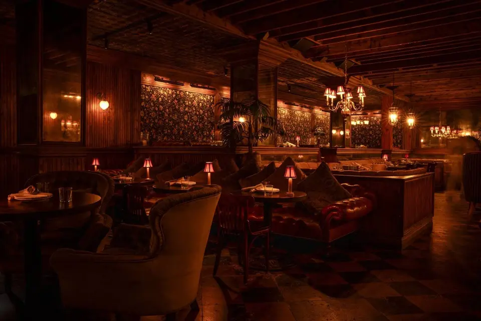 Gilt Bar, bar in Chicago (photo 1)