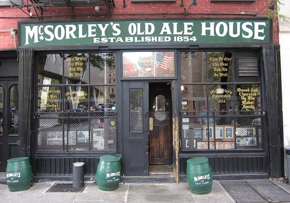 McSorley's Old Ale House, bar in New York City (photo 1)