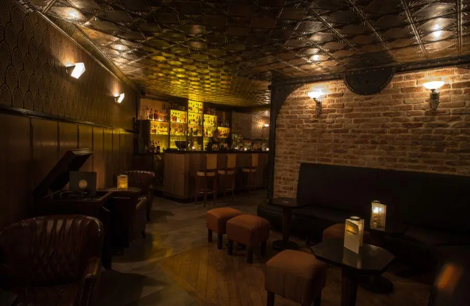 Moonshiner, bar in Paris (photo 1)
