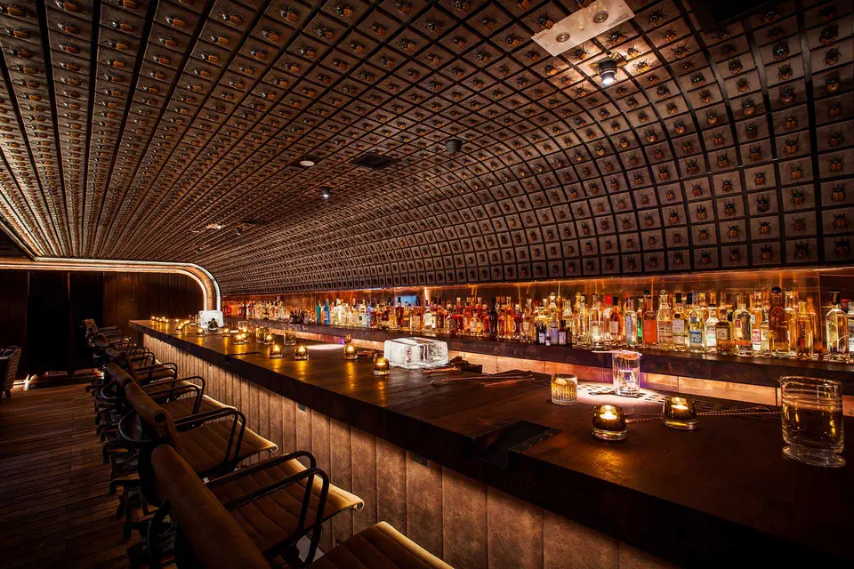 J. Boroski, bar in Bangkok (photo 1)
