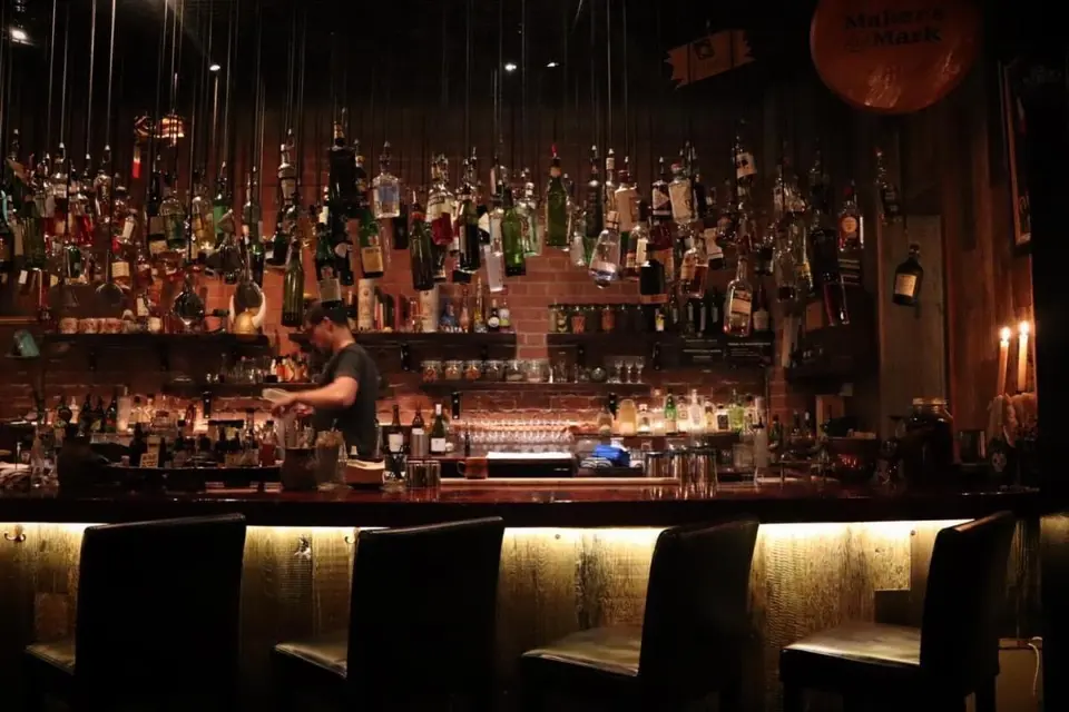 Hanging Ditch, bar in Wellington (photo 1)