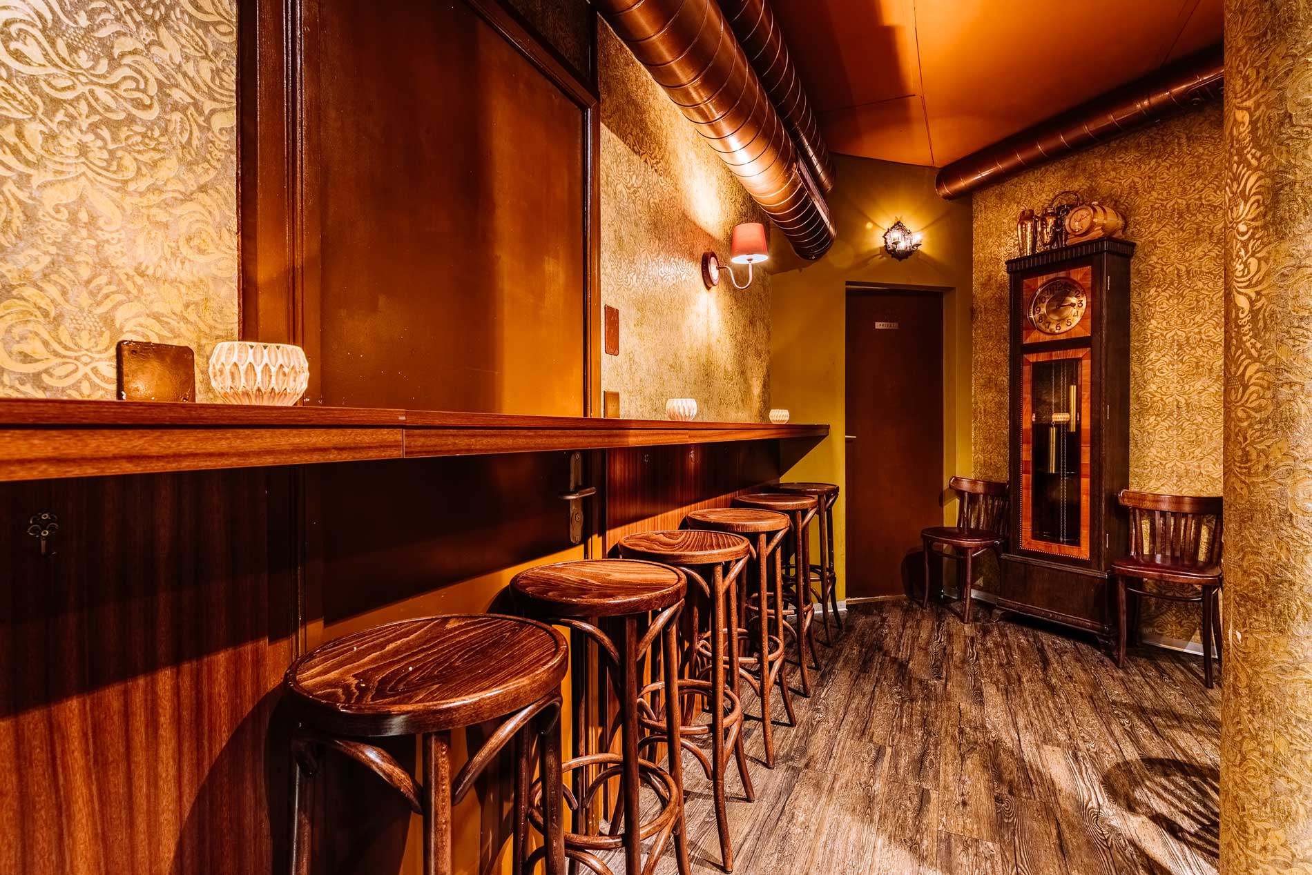 Tales Bar - Thumbnail 2