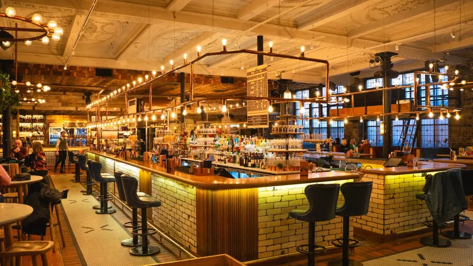 Albert Schloss, bar in Manchester (photo 1)