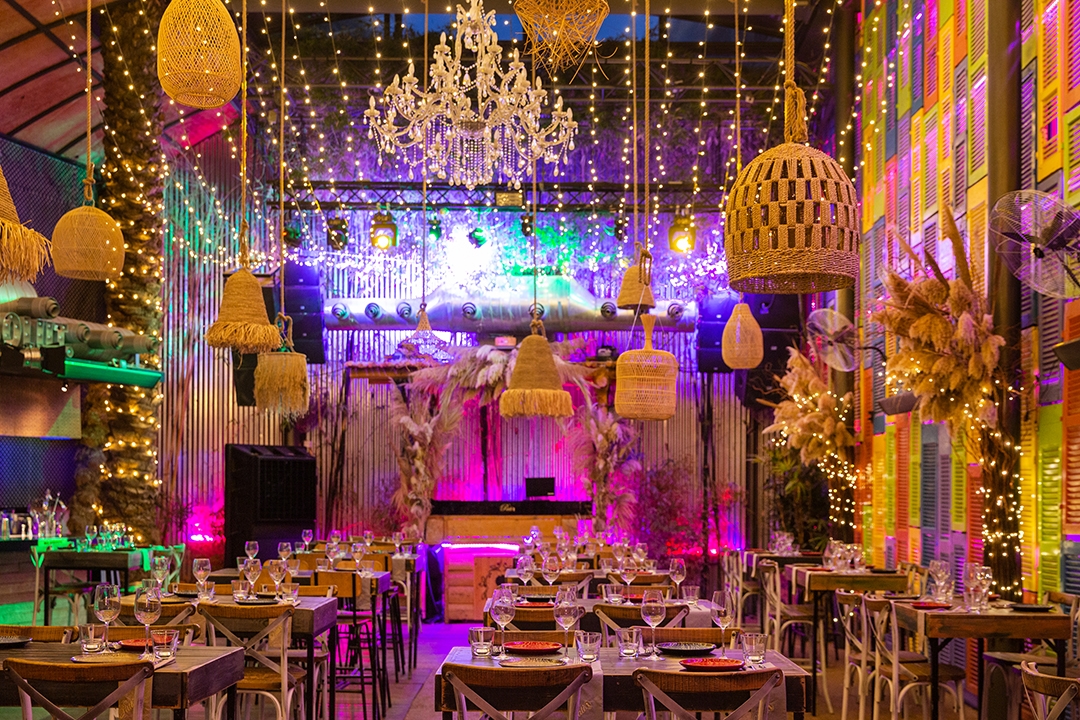 Patio Cocktail Bar - Thumbnail 2