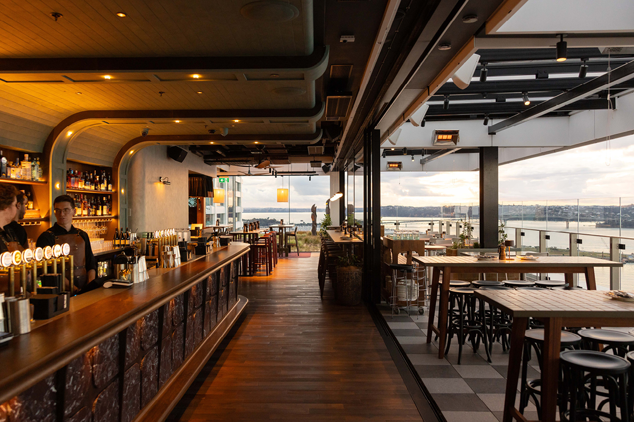 Queens Rooftop & Wineshop - Thumbnail 2