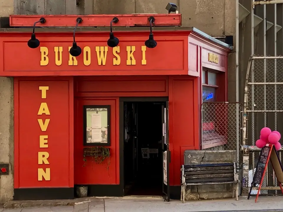 Bukowski’s Tavern, bar in Boston (photo 1)