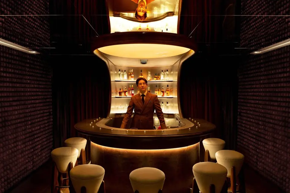 Artifact, bar in Hong Kong (photo 1)