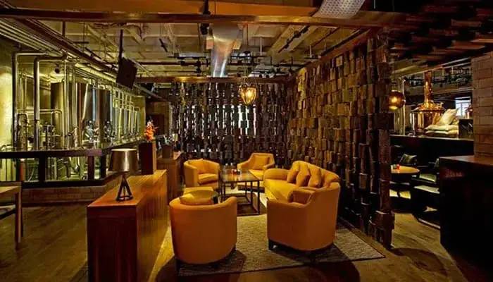 District 6 Pub Brewery & Kitchen - Thumbnail 2