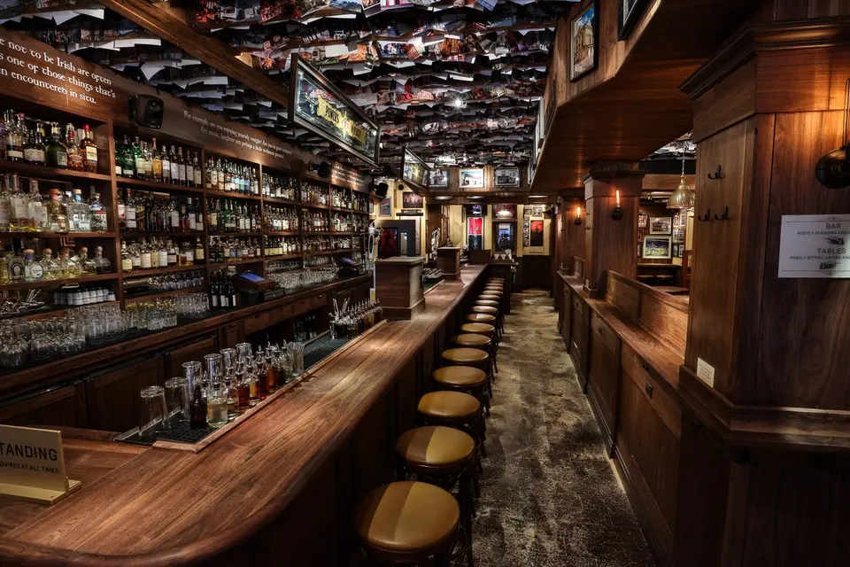 The Dead Rabbit, bar in New York City (photo 1)