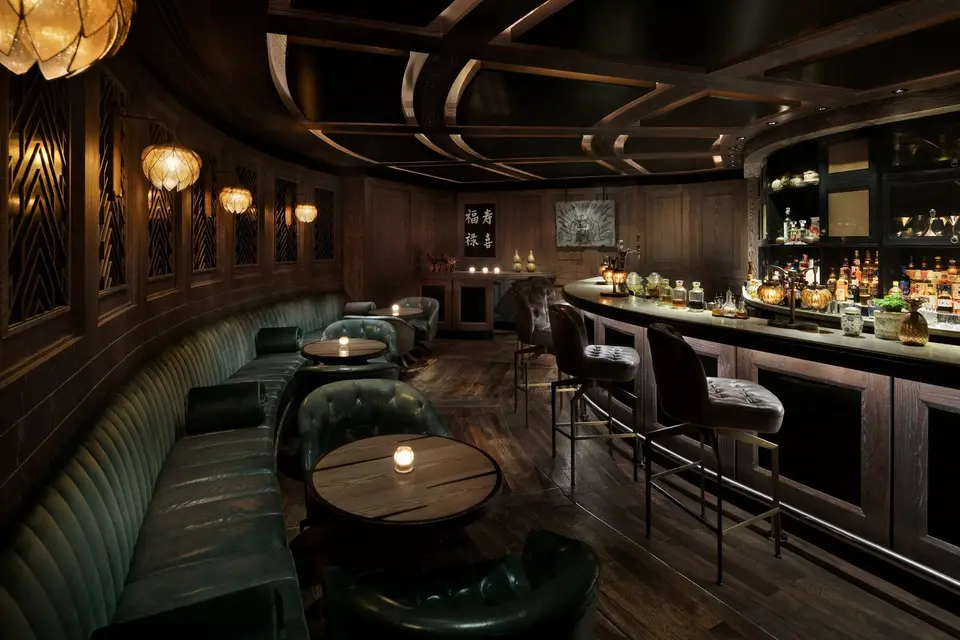 Dragon’s Tooth, bar in Abu Dhabi (photo 1)