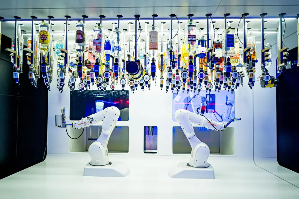 Robotic Bar, bar in Prague (photo 1)