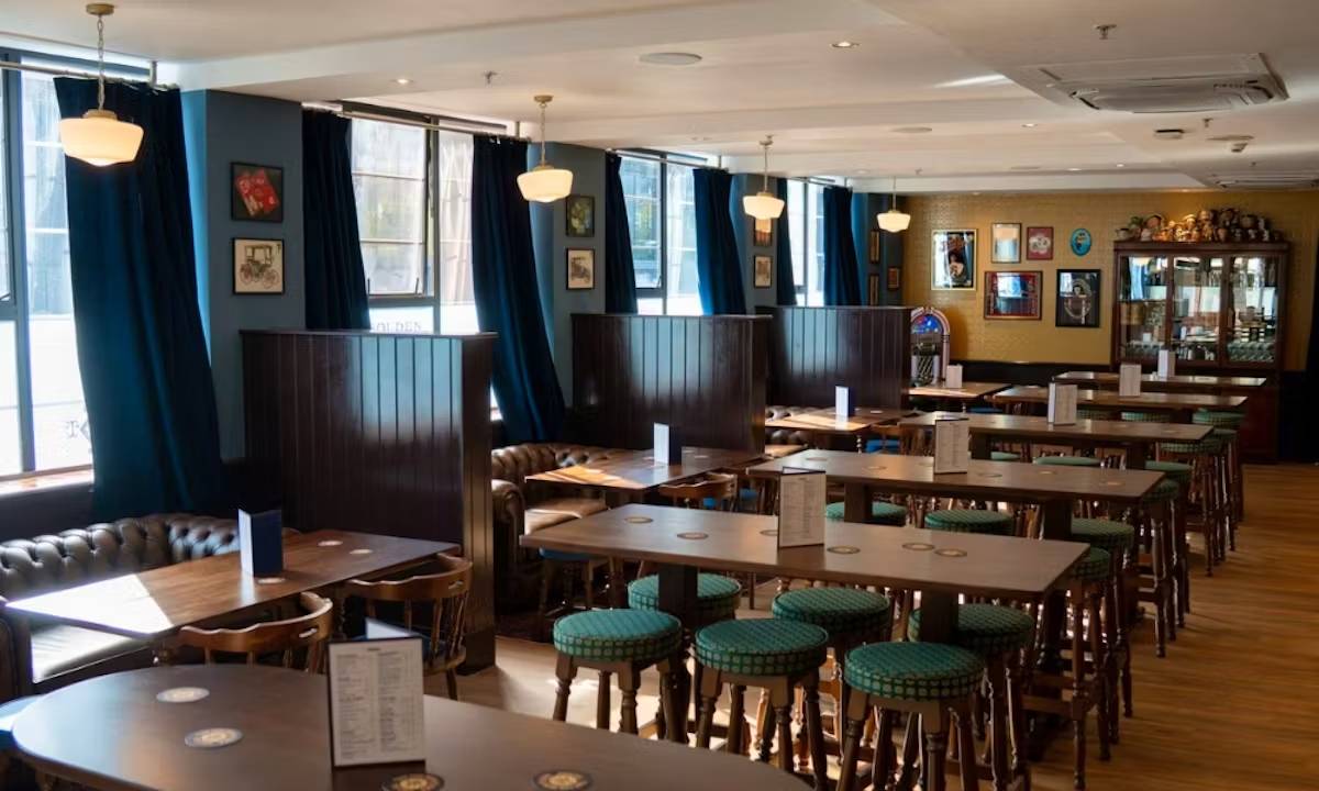 The Golden Flake Tavern (by Greggs) - Thumbnail 2