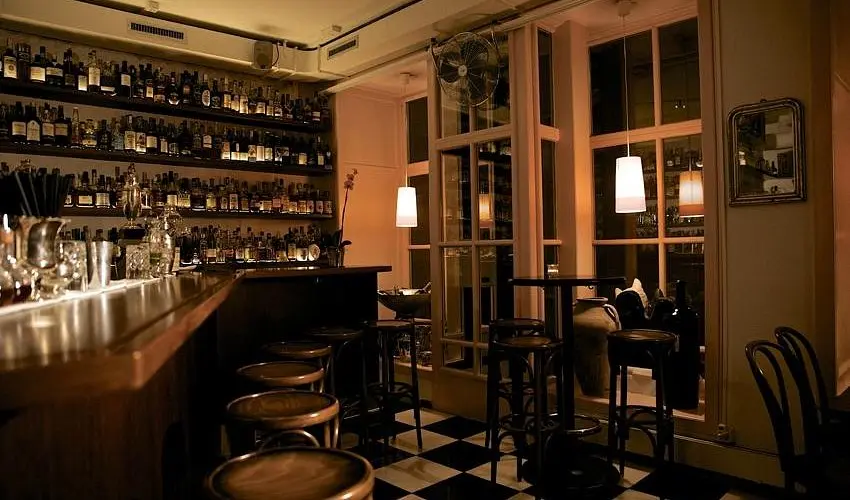 Old Crow, bar in Zurich (photo 1)