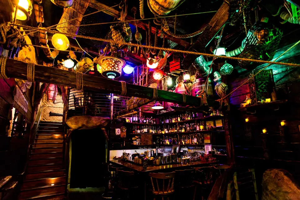 Smuggler’s Cove, bar in San Francisco (photo 1)