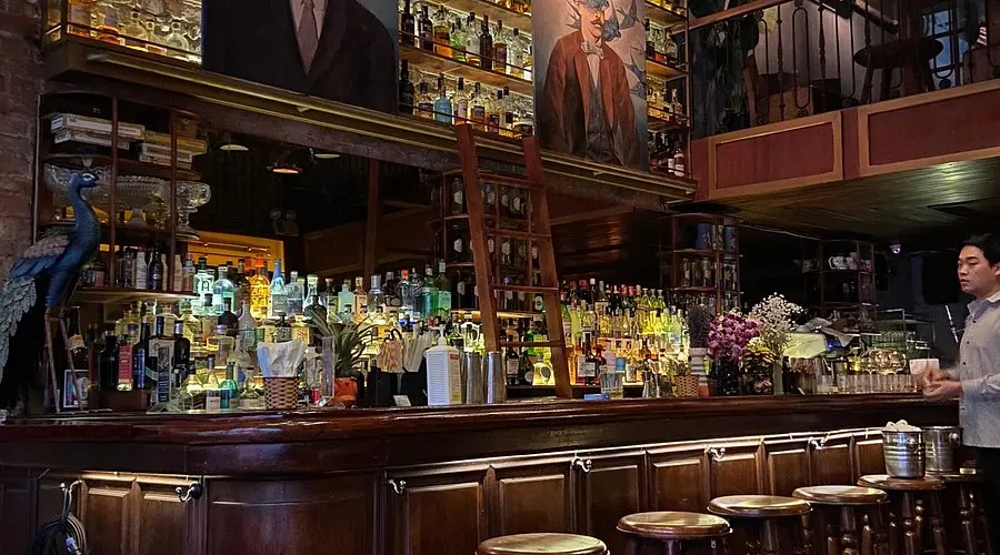 Polite & Co, bar in Hanoi (photo 1)