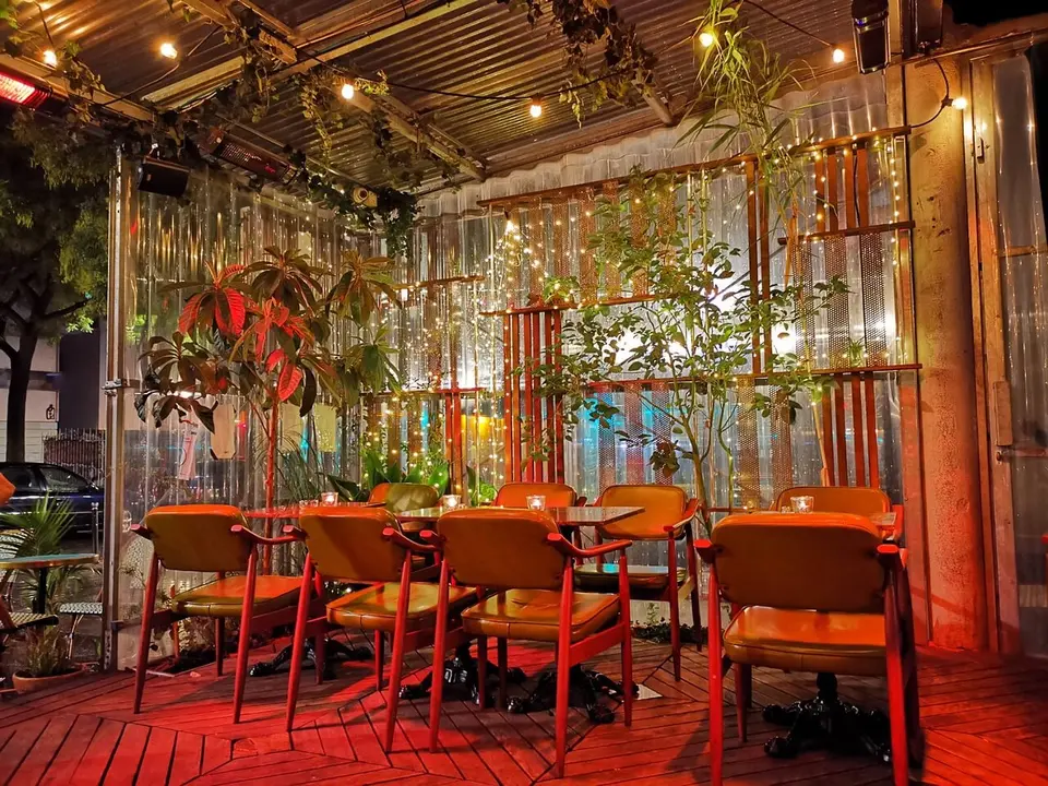La Commune, bar in Paris (photo 1)