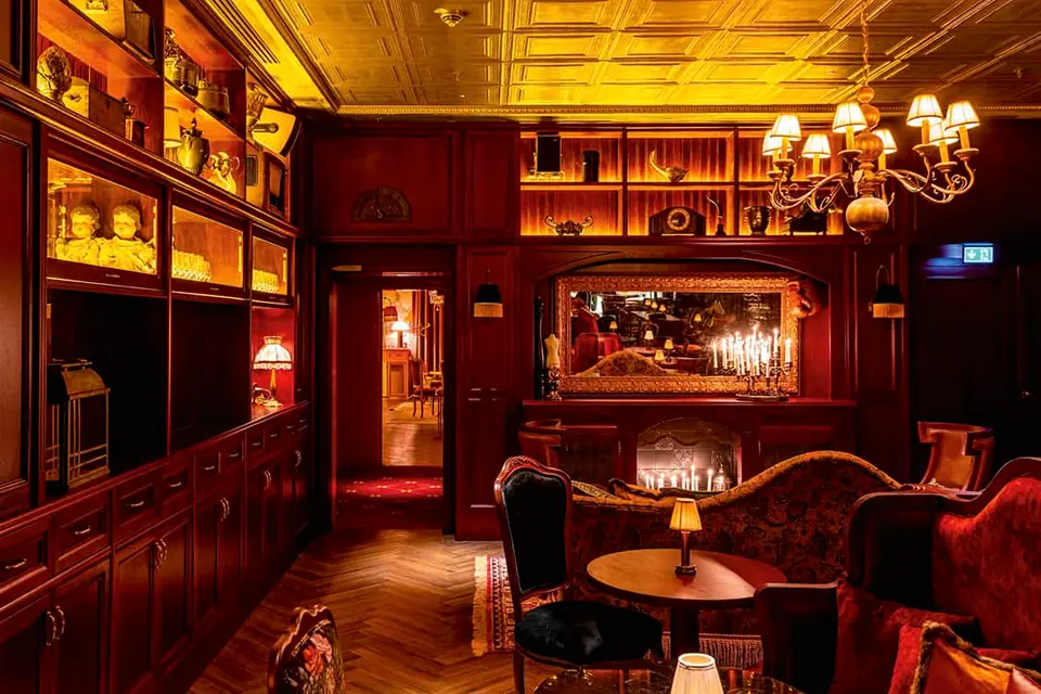 Bellboy, bar in Berlin (photo 1)
