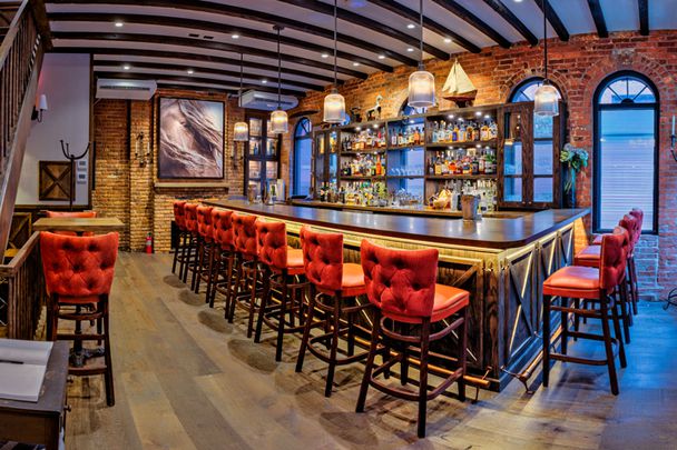 Martiny’s - Thumbnail 2