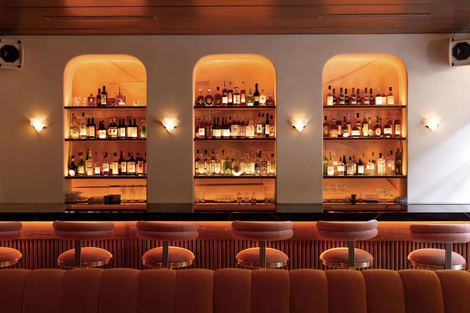 Bar Colette - Image 1