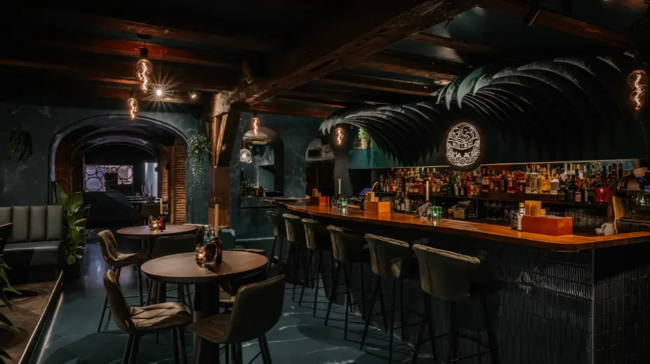 Belly of the Beast, bar in Amsterdam (photo 1)