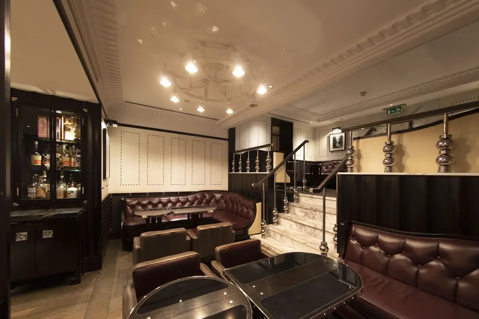 The Luggage Room, bar in London (photo 1)