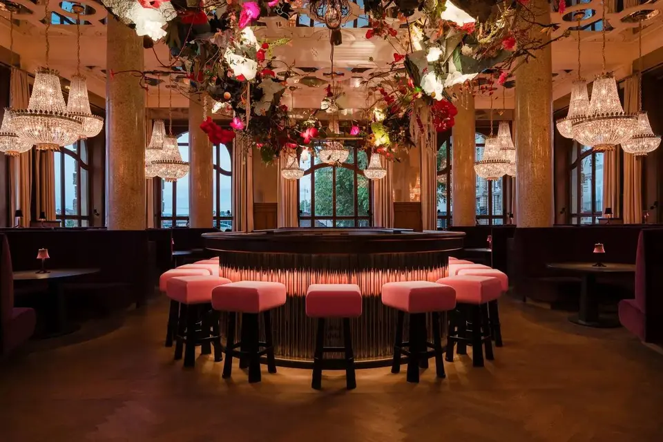 Banks, bar in Basel (photo 1)
