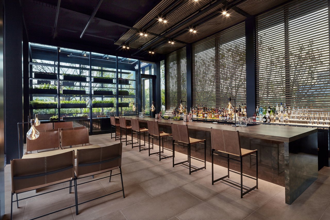 MOBO Bar - Image 1