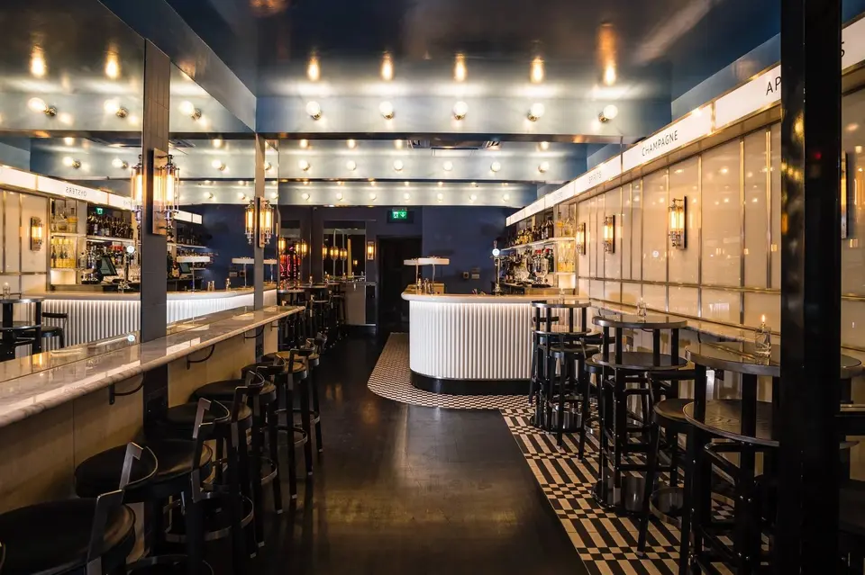 Swift, bar in London (photo 1)