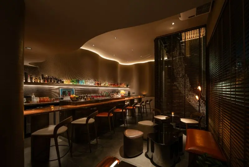 Dry Wave Cocktail Studio, bar in Bangkok (photo 1)