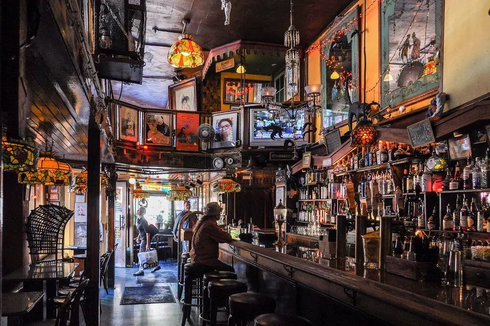 Vesuvio Cafe, bar in San Francisco (photo 1)