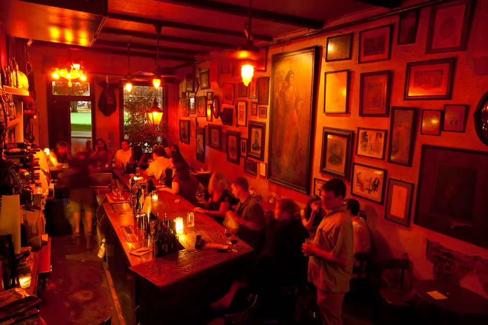 La Carafe, bar in Houston (photo 1)