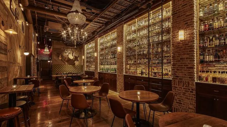 The Tokyo Whisky Library, bar in Tokyo (photo 1)