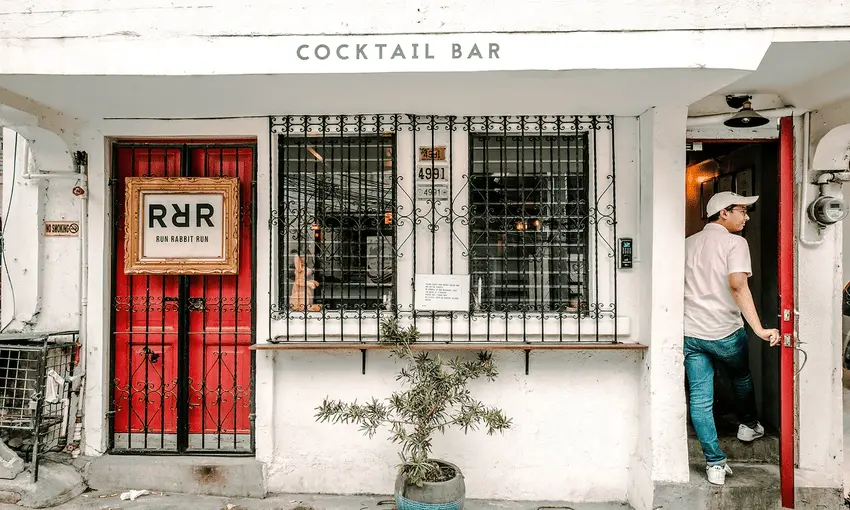 Run Rabbit Run, bar in Manila (photo 1)