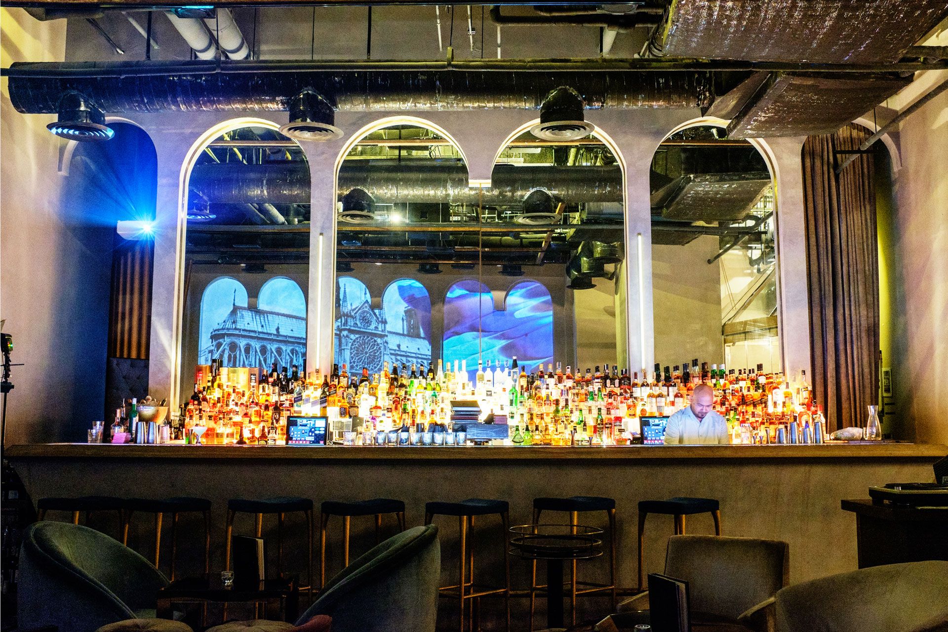 Bank Bar - Thumbnail 2