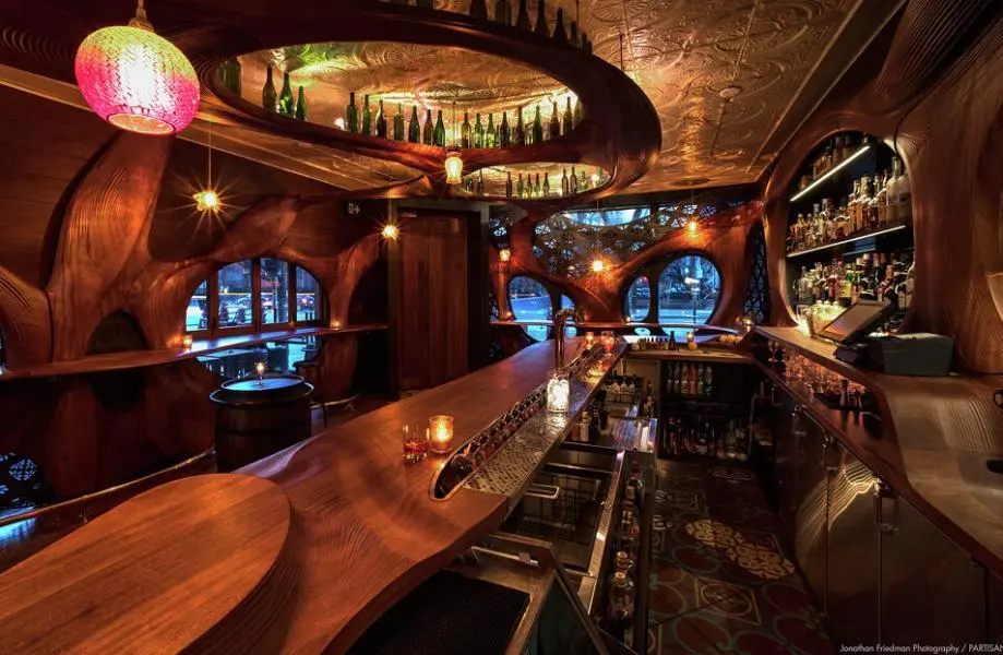 Bar Raval, bar in Toronto (photo 1)