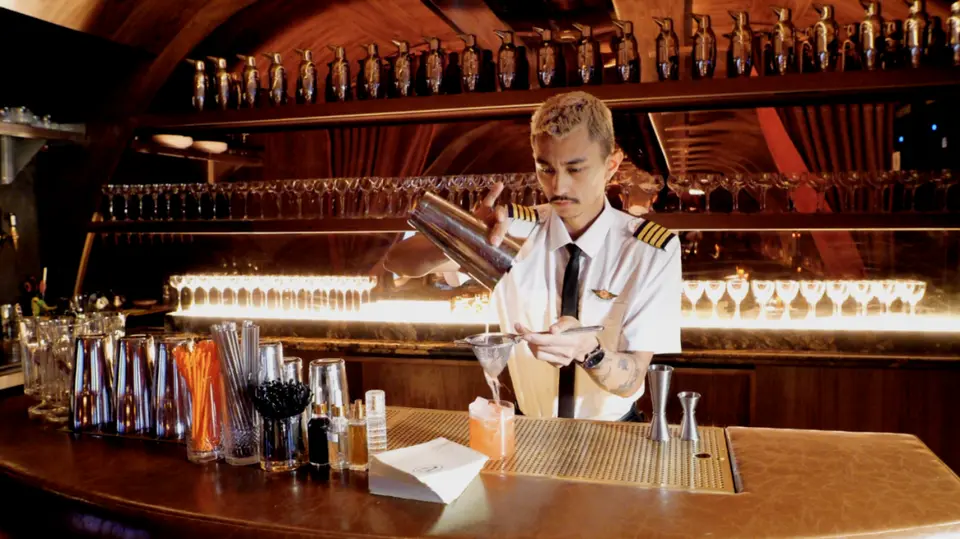 Carry On, bar in Phoenix (photo 1)