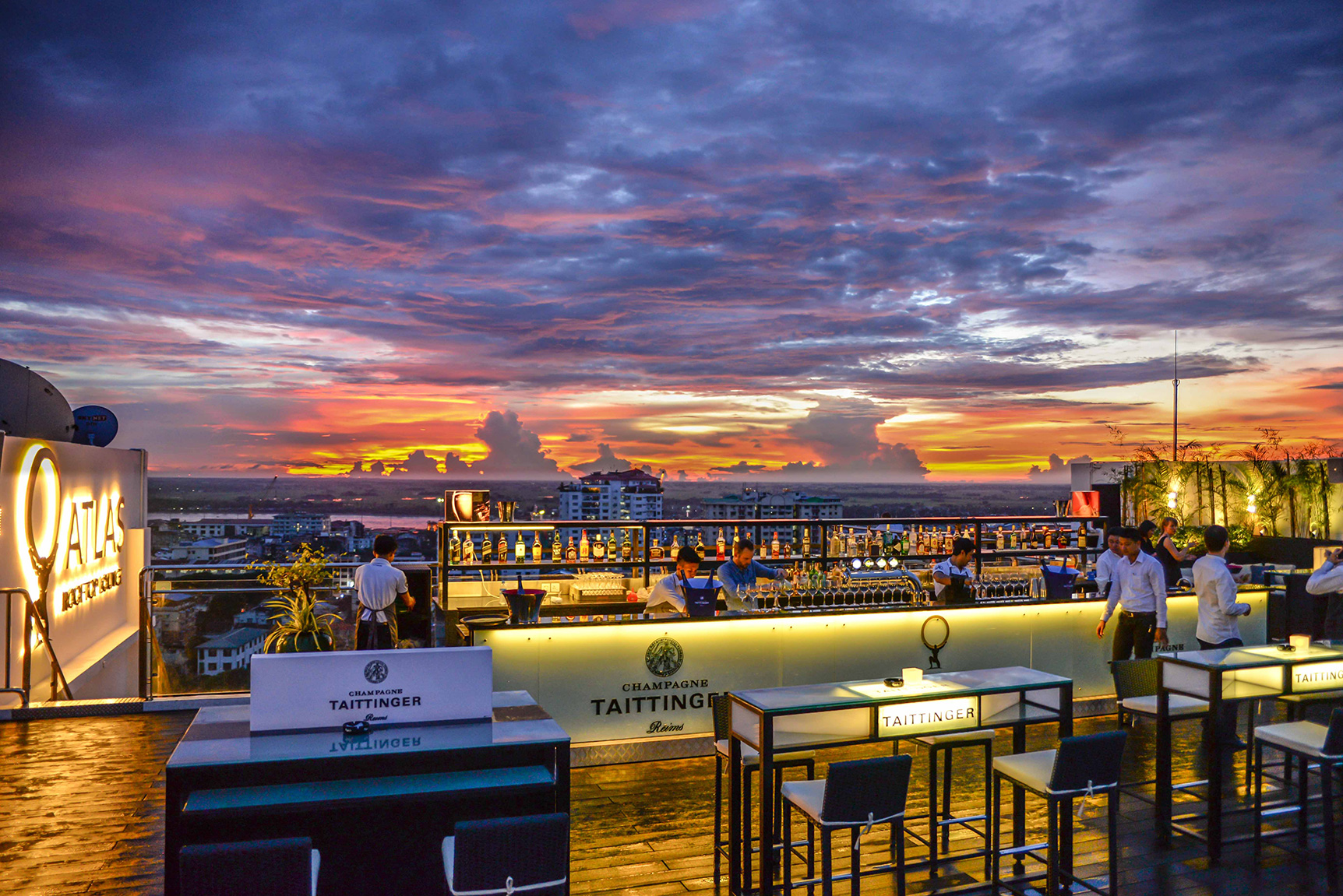 Atlas Rooftop Bar & Lounge - Image 1