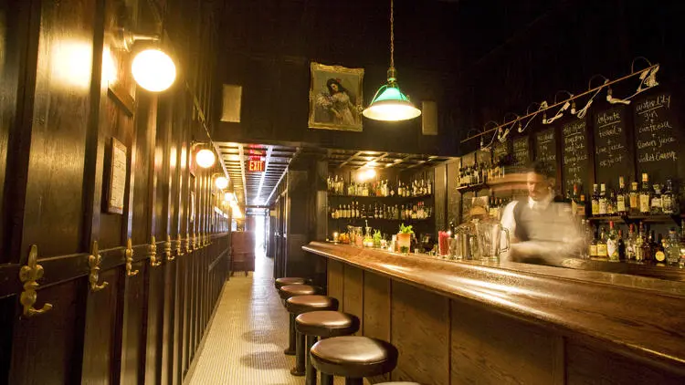 Dutch Kills, bar in New York City (photo 1)