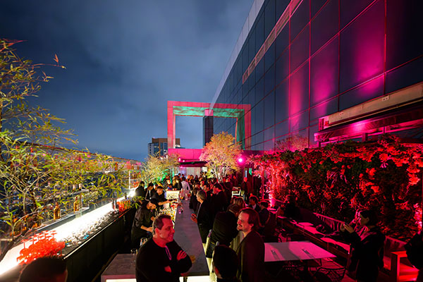 300 Sky Bar & Coffee - Image 1