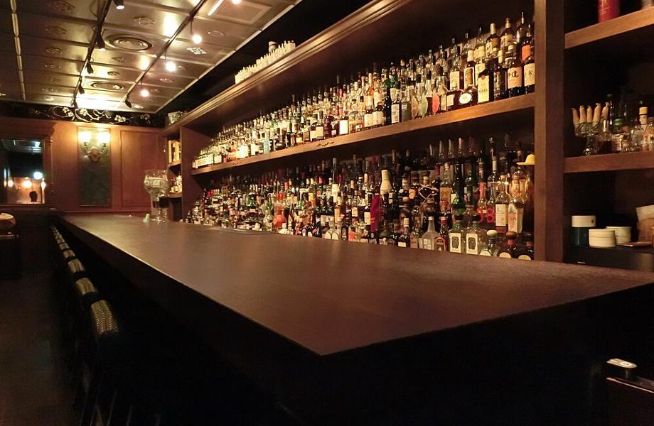 Bar High Five - Image 1