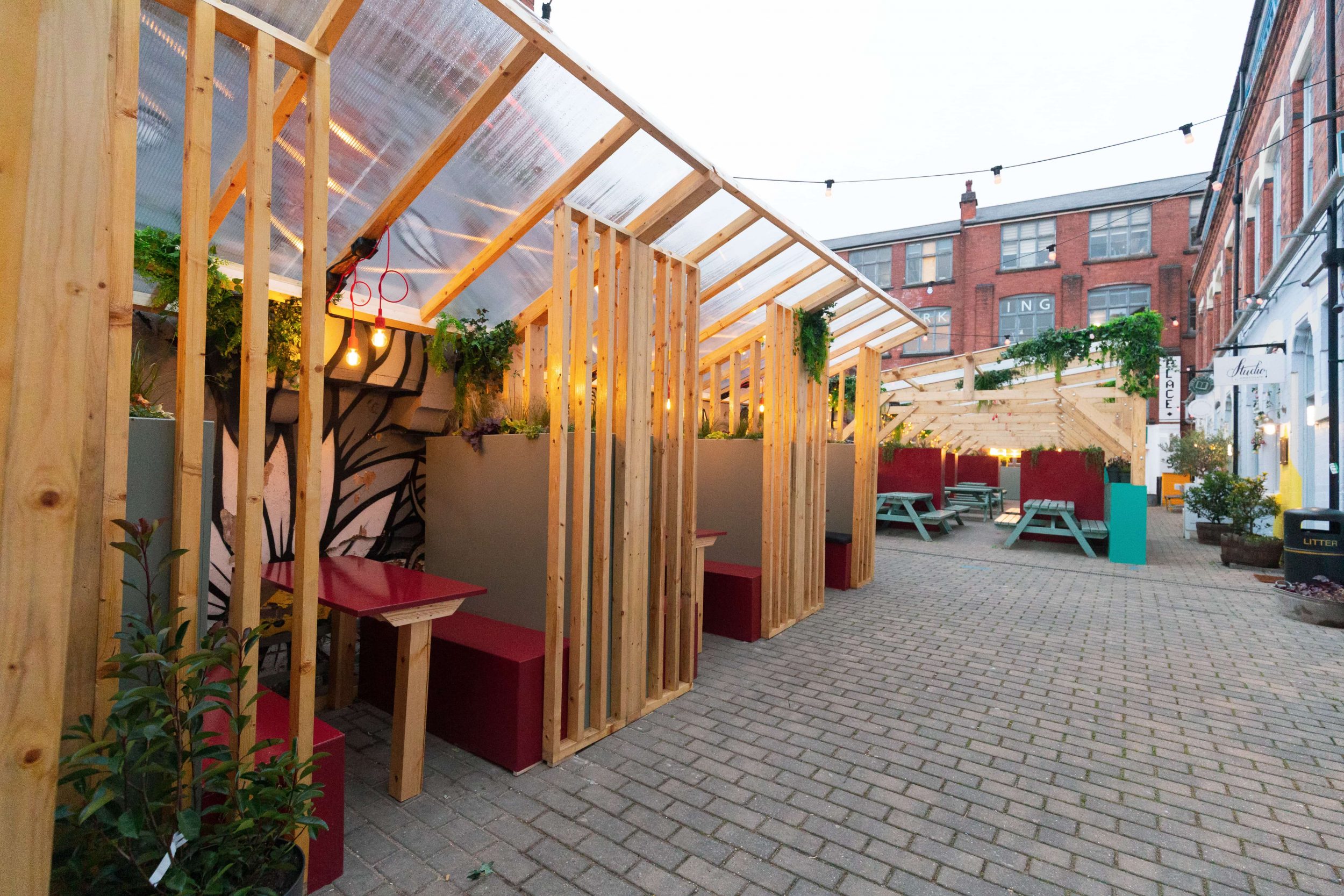 The Nottingham Secret Garden - Thumbnail 2