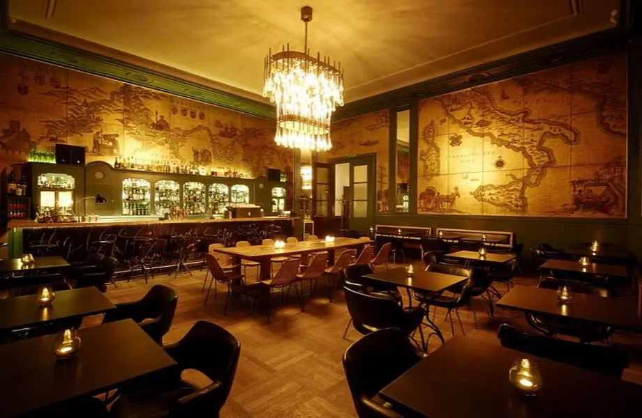 Les Fleurs du Mal, bar in Munich (photo 1)