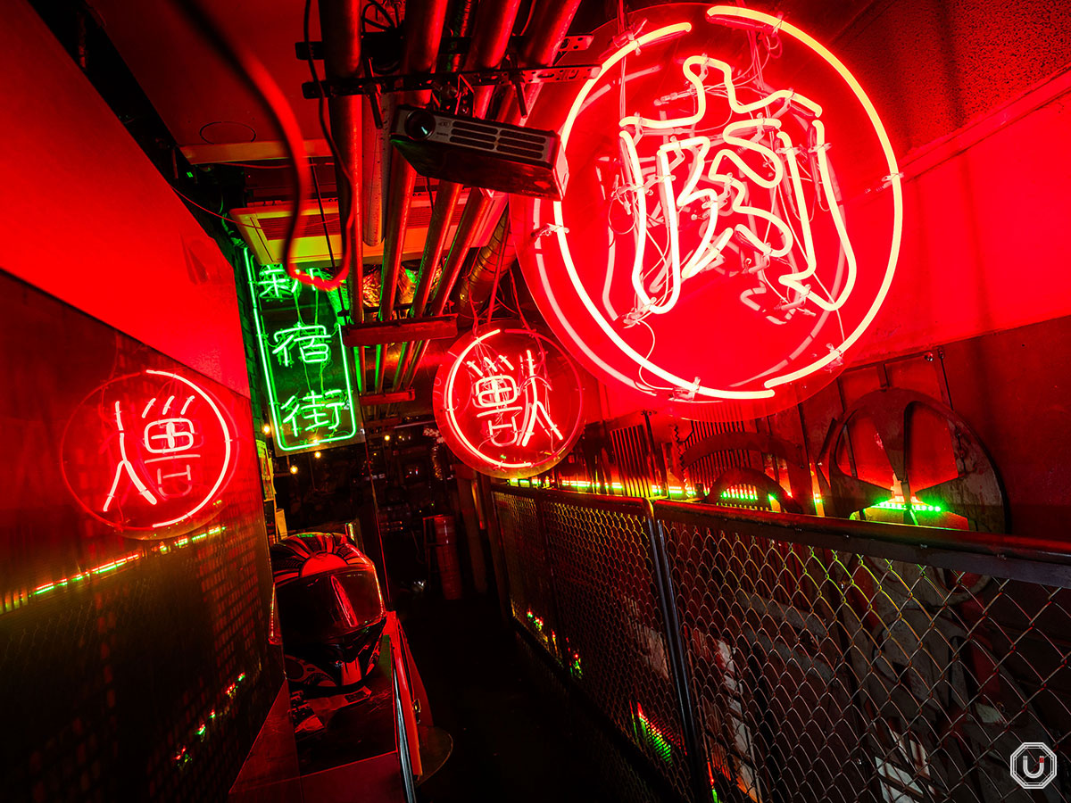 Cyberpunk DJ & Bar - Thumbnail 4