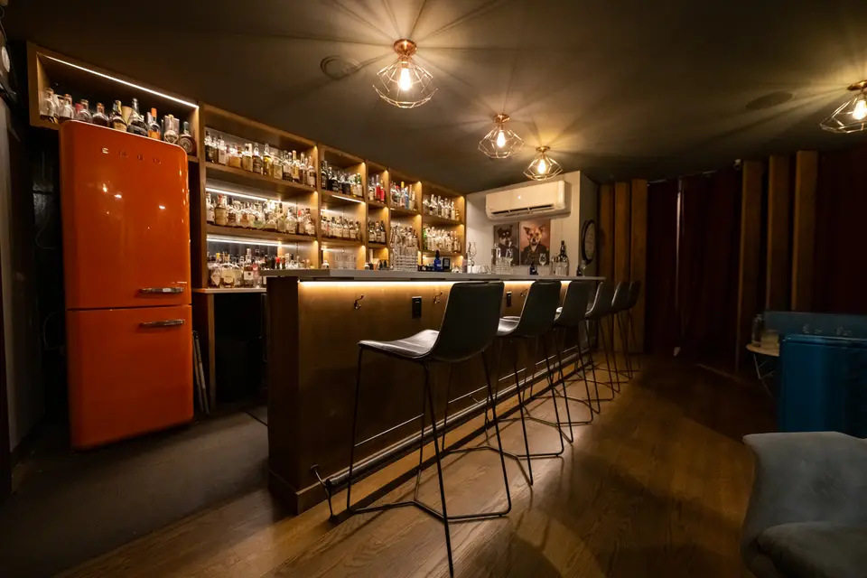 The Doctor’s Office, bar in Seattle (photo 1)