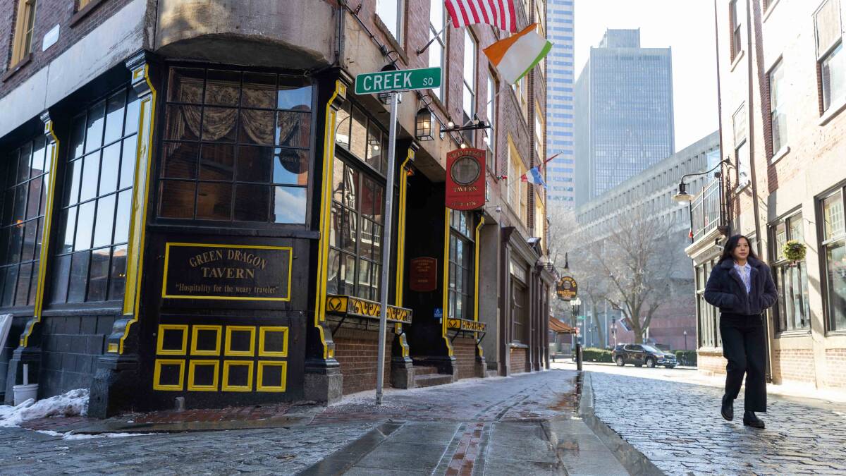 The Green Dragon Tavern - Image 1